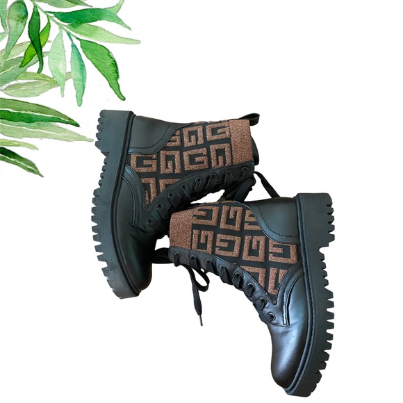 Guess Women's Olinia Logo Knit Combat Lug Sole Boots - 6.5 - Picture 6 of 7